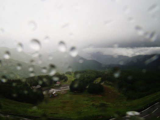 Raindrops on windows---from a trip to Norikura a few days ago. 