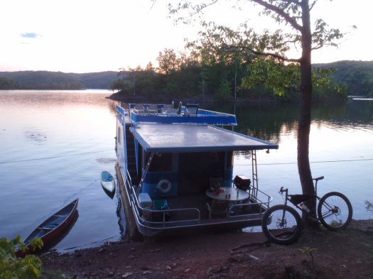 Until next year, houseboat.